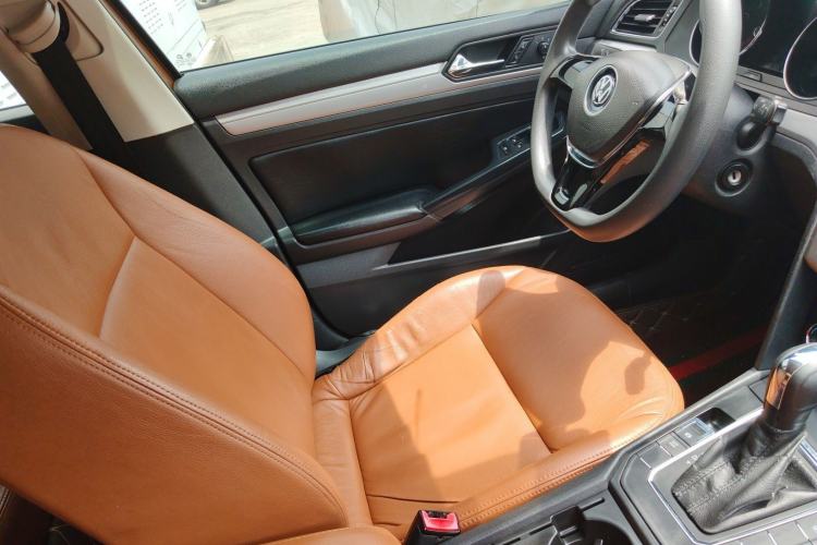 Used Volkswagen Lamando 2015 230TSI DSG Fashion Edition Left Front Seat