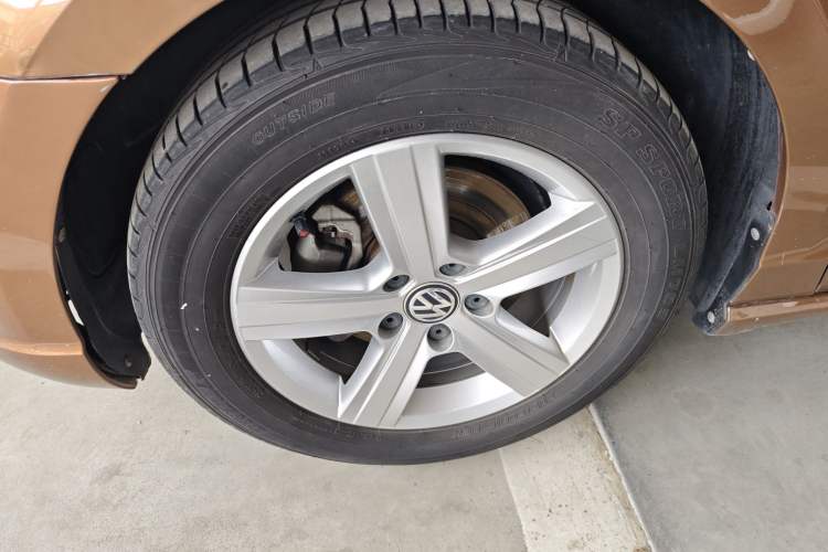 Used Volkswagen Lamando 2015 230TSI DSG Fashion Edition Left Front Wheel Hub