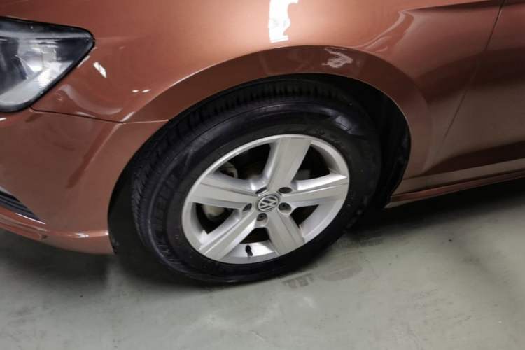 Used Volkswagen Lamando 2015 230TSI DSG Fashion Edition Left Front Wheel Hub