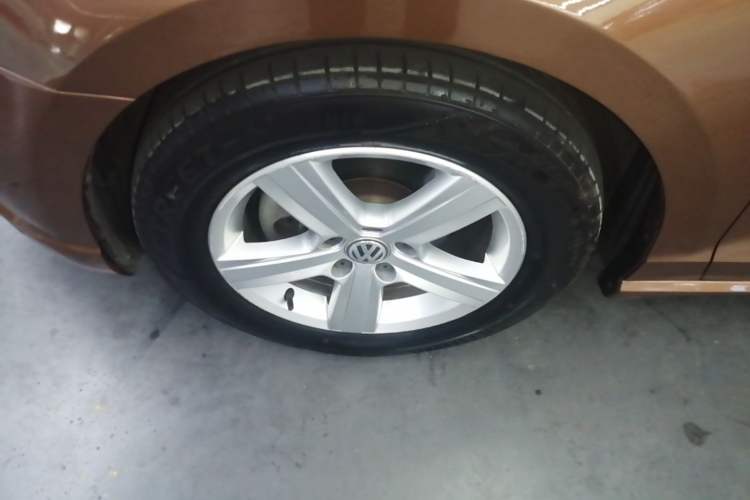 Used Volkswagen Lamando 2015 230TSI DSG Fashion Edition Left Front Wheel Hub