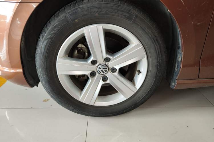 Used Volkswagen Lamando 2015 230TSI DSG Fashion Edition Left Front Wheel Hub