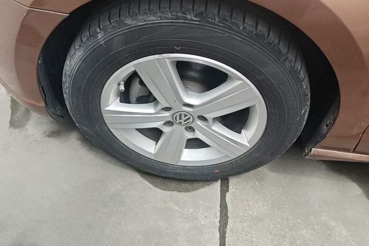 Used Volkswagen Lamando 2015 230TSI DSG Fashion Edition Left Front Wheel Hub