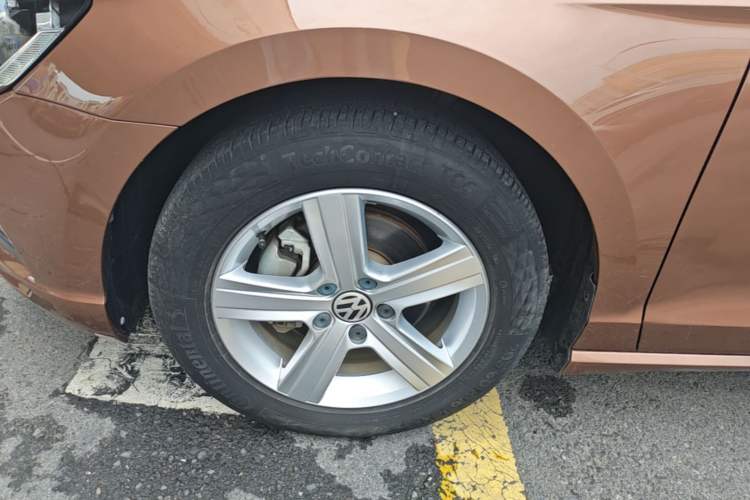 Used Volkswagen Lamando 2015 230TSI DSG Fashion Edition Left Front Wheel Hub