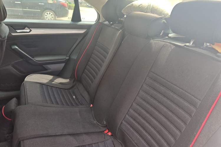 Used Volkswagen Lamando 2015 230TSI DSG Fashion Edition Left Rear Seat