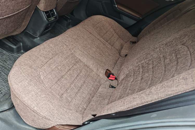 Used Volkswagen Lamando 2015 330TSI DSG Luxury Edition Left Rear Seat