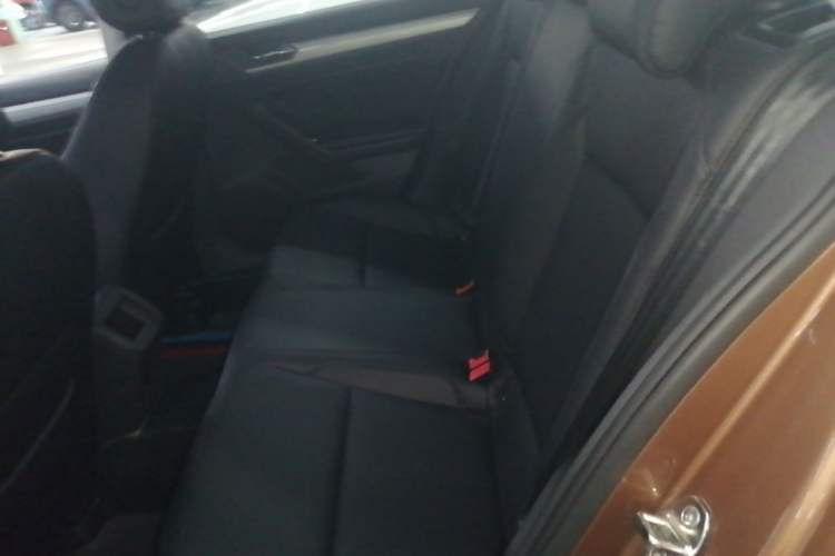 Used Volkswagen Lamando 2015 230TSI DSG Fashion Edition Left Rear Seat