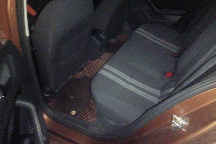Used Volkswagen Lamando 2015 230TSI DSG Fashion Edition Left Rear Seat