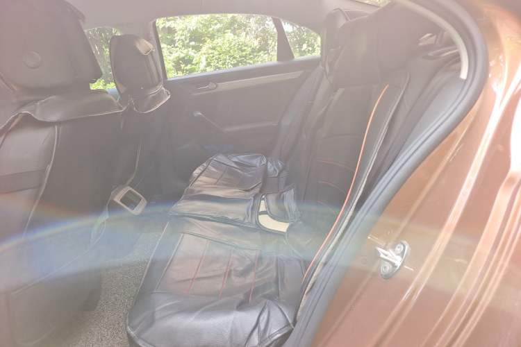 Used Volkswagen Lamando 2015 230TSI DSG Fashion Edition Left Rear Seat