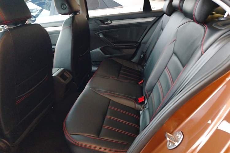 Used Volkswagen Lamando 2015 230TSI DSG Fashion Edition Left Rear Seat