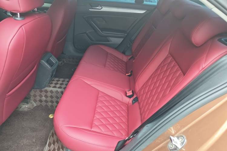 Used Volkswagen Lamando 2015 230TSI DSG Fashion Edition Left Rear Seat
