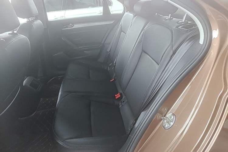 Used Volkswagen Lamando 2015 230TSI DSG Fashion Edition Left Rear Seat