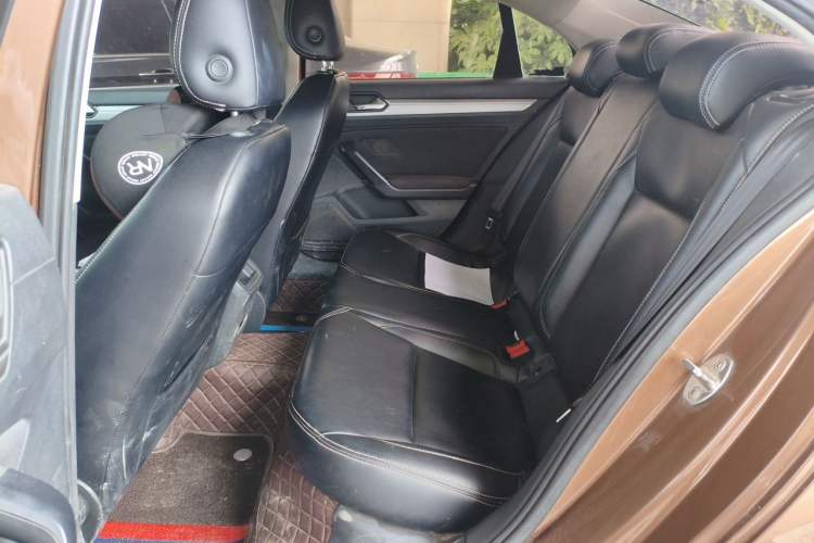 Used Volkswagen Lamando 2015 230TSI DSG Fashion Edition Left Rear Seat