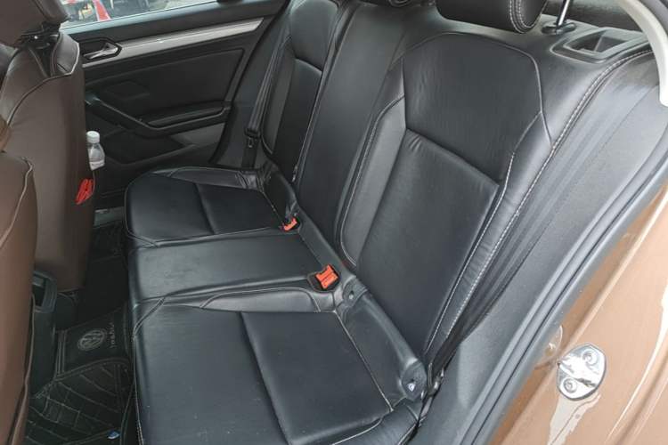 Used Volkswagen Lamando 2015 230TSI DSG Fashion Edition Left Rear Seat