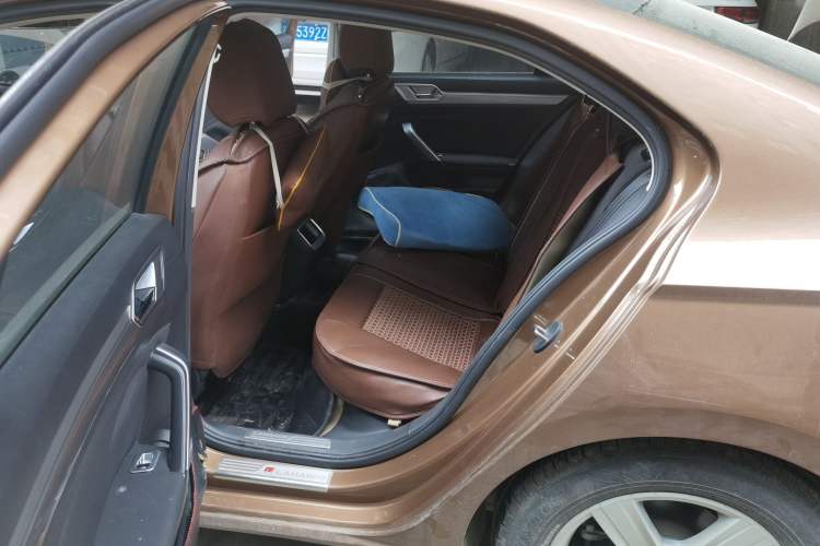 Used Volkswagen Lamando 2015 230TSI Manual Trend Edition Left Rear Seat