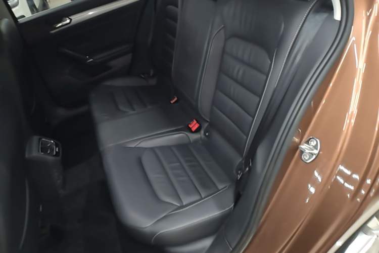 Used Volkswagen Lamando 2015 280TSI Manual Comfort Edition Left Rear Seat