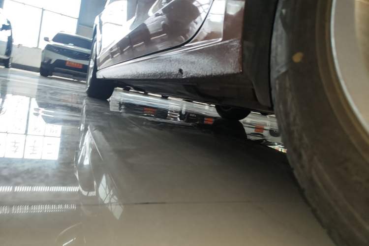 Used Volkswagen Lamando 2015 230TSI DSG Fashion Edition Left Side Sill