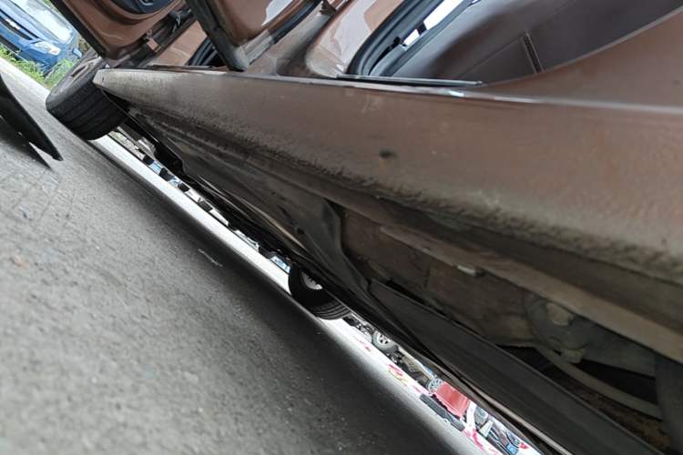Used Volkswagen Lamando 2015 230TSI DSG Fashion Edition Left Side Sill
