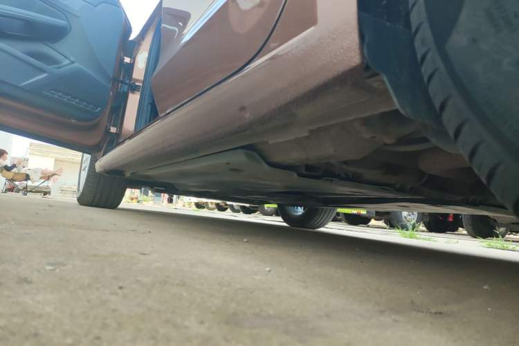 Used Volkswagen Lamando 2015 280TSI DSG Comfort Edition Left Side Sill