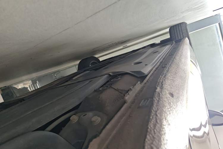 Used Volkswagen Lamando 2015 230TSI DSG Fashion Edition Left Side Sill
