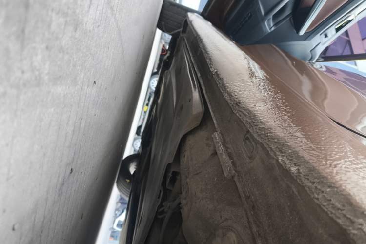 Used Volkswagen Lamando 2015 330TSI DSG Comfort Edition Left Side Sill