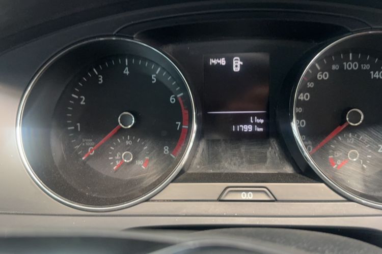 Used Volkswagen Lamando 2015 230TSI Manual Trend Edition Odometer Close Up