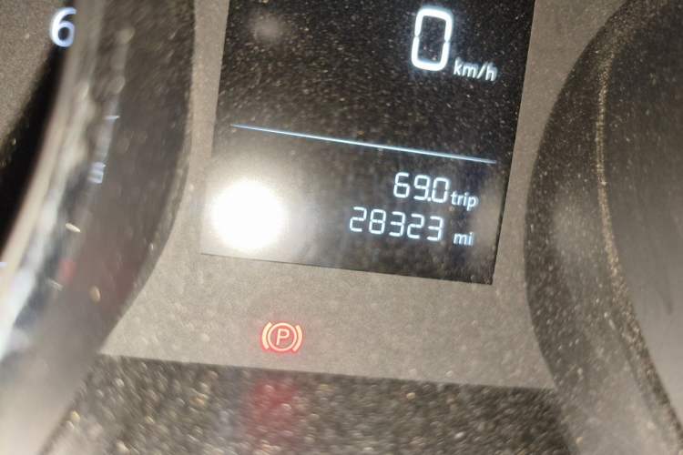 Used Volkswagen Lamando 2015 230TSI DSG Fashion Edition Odometer Close Up