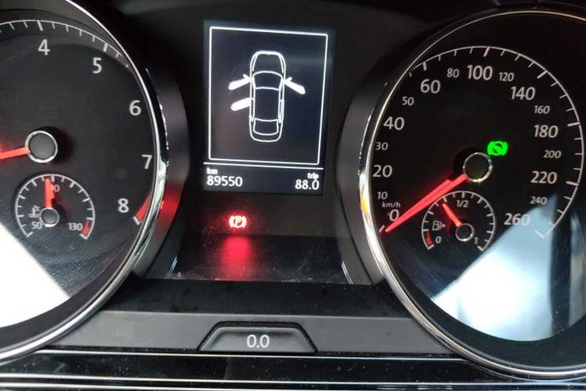 Used Volkswagen Lamando 2015 280TSI DSG Comfort Edition Odometer Close Up