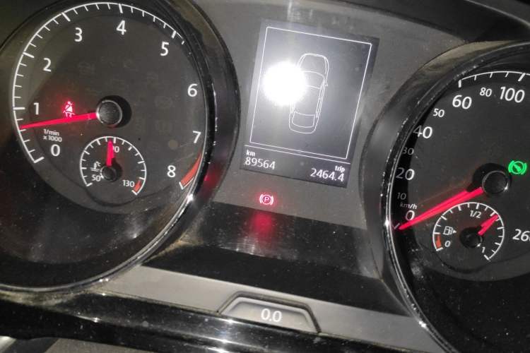 Used Volkswagen Lamando 2015 280TSI DSG Comfort Edition Odometer Close Up