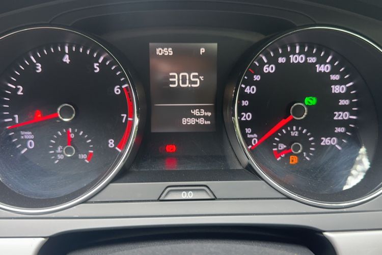 Used Volkswagen Lamando 2015 230TSI DSG Fashion Edition Odometer Close Up
