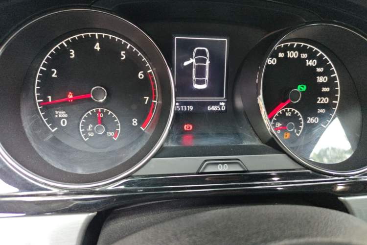 Used Volkswagen Lamando 2015 280TSI DSG Comfort Edition Odometer Close Up