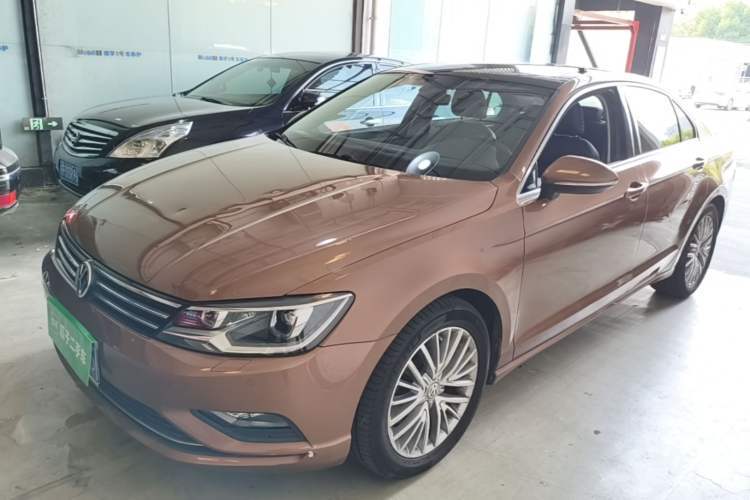 Used Volkswagen Lamando 2015 330TSI DSG Luxury Edition Guazi used car, China used car export, Used car for sale, Used cars, Cheapest cars for sale