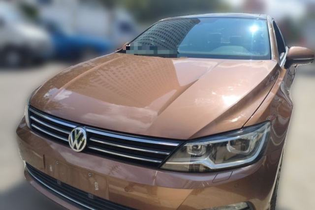 Ojetý Volkswagen Lamando 2015 280TSI DSG Luxury Edition