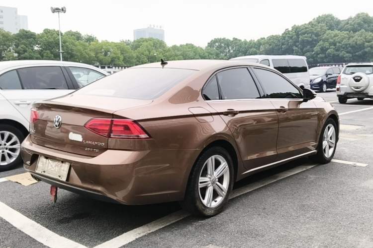 Used Volkswagen Lamando 2015 280TSI DSG Comfort Edition Rear Right 45 Deg