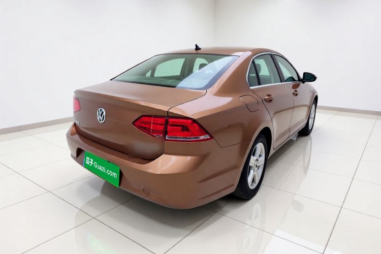 Used Volkswagen Lamando 2015 230TSI DSG Fashion Edition Rear Right 45 Deg