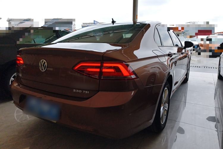 Used Volkswagen Lamando 2015 230TSI DSG Fashion Edition Rear Right 45 Deg