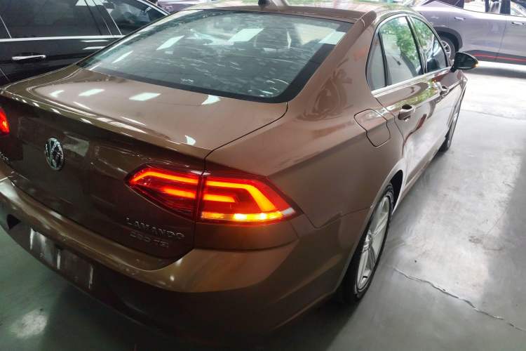 Used Volkswagen Lamando 2015 280TSI DSG Comfort Edition Rear Right 45 Deg