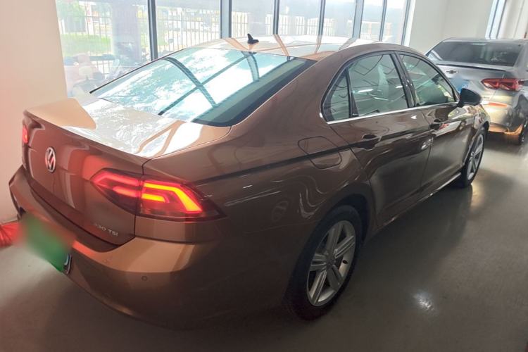 Used Volkswagen Lamando 2015 330TSI DSG Comfort Edition Rear Right 45 Deg