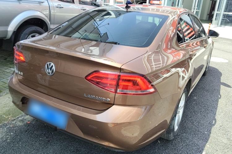 Used Volkswagen Lamando 2015 230TSI DSG Fashion Edition Rear Right 45 Deg