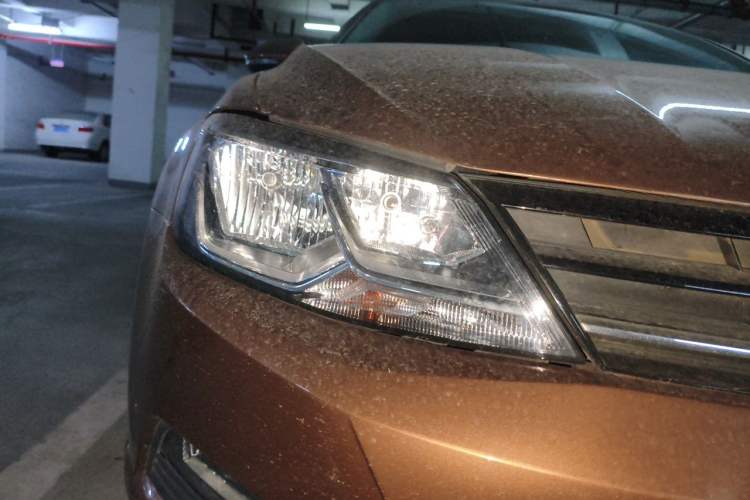 Used Volkswagen Lamando 2015 230TSI DSG Fashion Edition Right Front Headlight