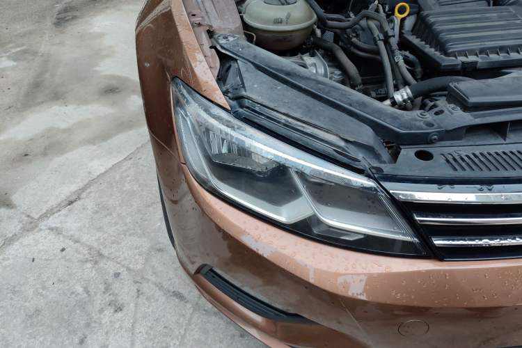 Used Volkswagen Lamando 2015 280TSI DSG Comfort Edition Right Front Headlight