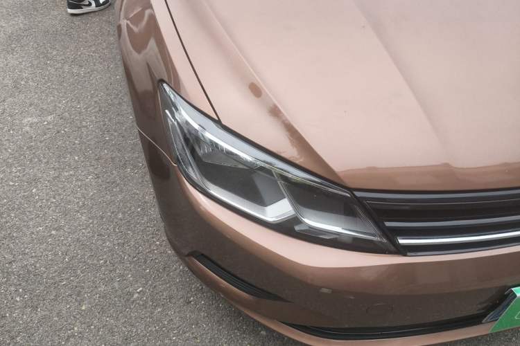 Used Volkswagen Lamando 2015 230TSI DSG Fashion Edition Right Front Headlight