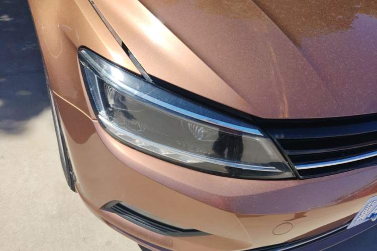 Used Volkswagen Lamando 2015 330TSI DSG Comfort Edition Right Front Headlight