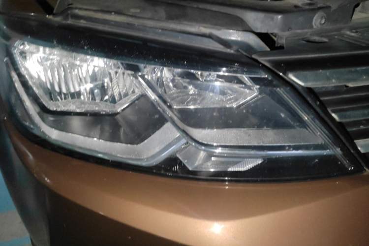 Used Volkswagen Lamando 2015 280TSI DSG Comfort Edition Right Front Headlight