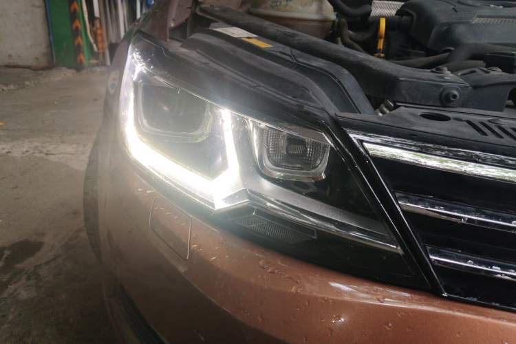 Used Volkswagen Lamando 2015 330TSI DSG Luxury Edition Right Front Headlight