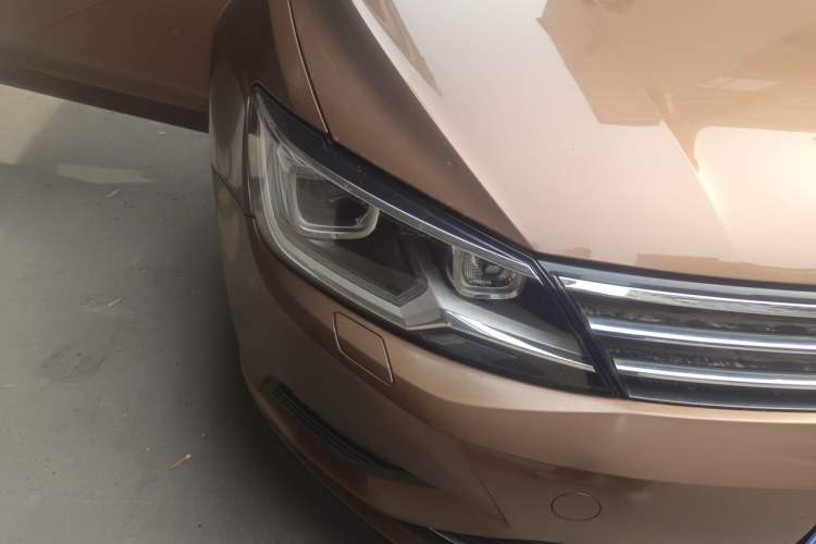 Used Volkswagen Lamando 2015 330TSI DSG Comfort Edition Right Front Headlight