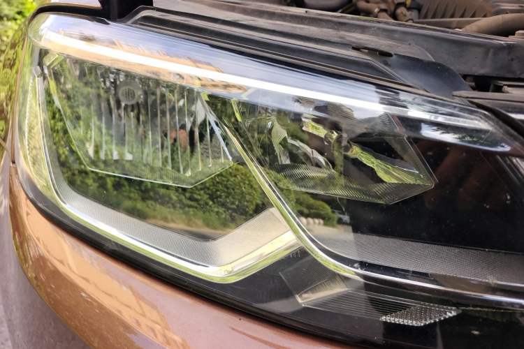 Used Volkswagen Lamando 2015 230TSI DSG Fashion Edition Right Front Headlight