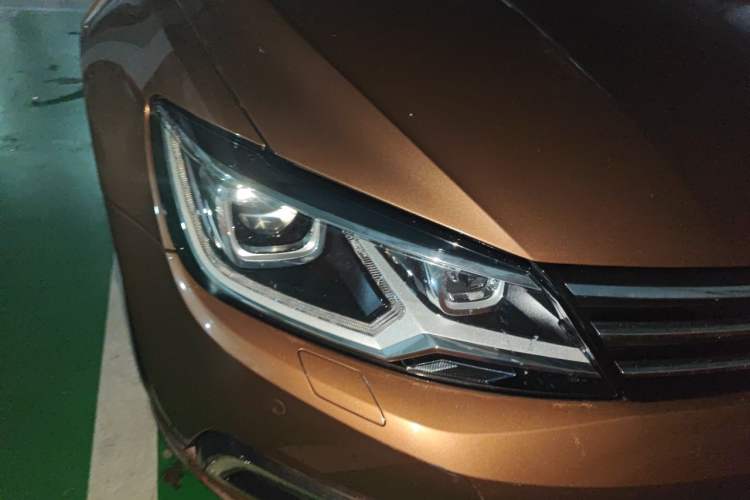 Used Volkswagen Lamando 2015 280TSI DSG Luxury Edition Right Front Headlight