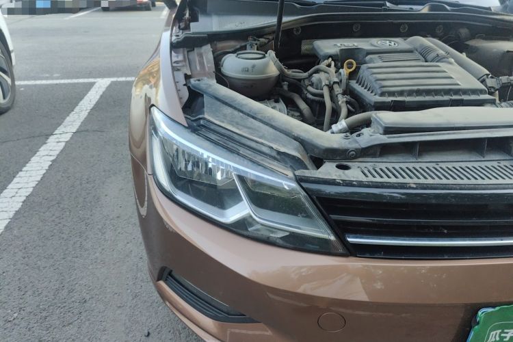 Used Volkswagen Lamando 2015 230TSI Manual Trend Edition Right Front Headlight