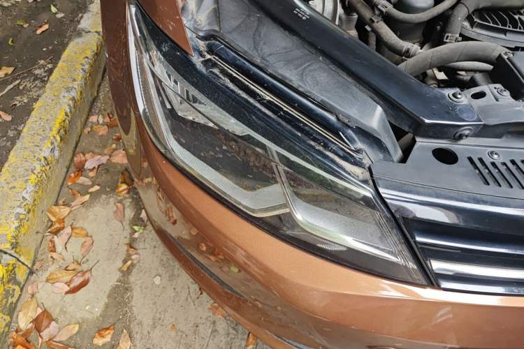 Used Volkswagen Lamando 2015 330TSI DSG Comfort Edition Right Front Headlight