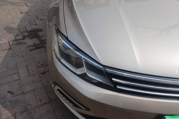 Used Volkswagen Lamando 2015 230TSI DSG Fashion Edition Right Front Headlight